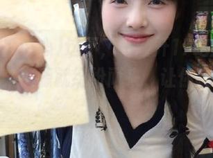 这不，一敲开17吃瓜中心的入口，资源就纷纷而来，让你瞠目结舌！