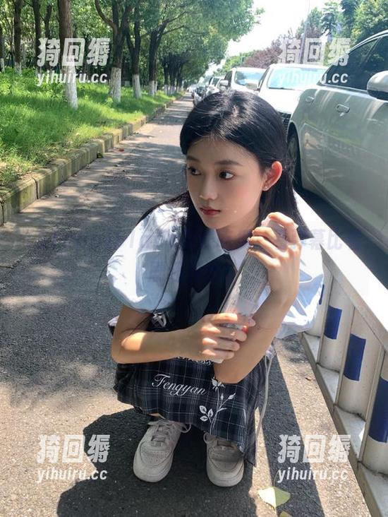 51app在线吃瓜，看弹幕比看剧还刺激！
