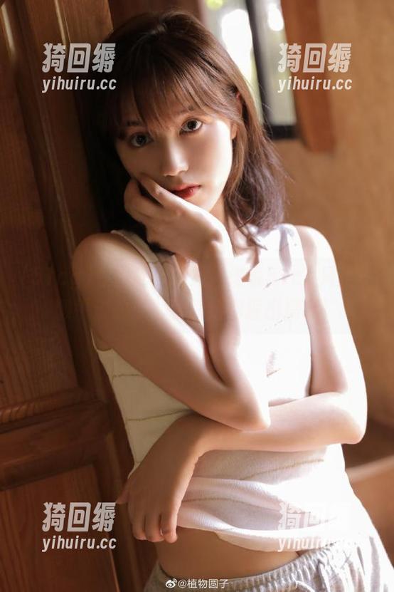 今日吃瓜导航：谁说51cg只是一颗平淡的瓜？看我给你摇出精彩！