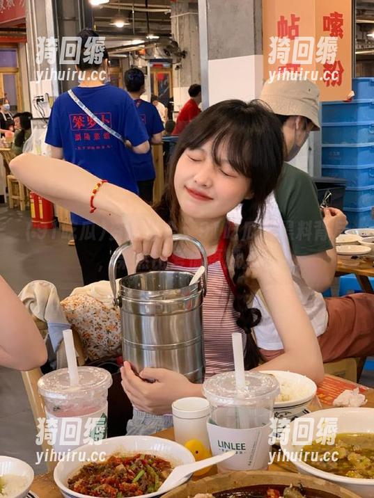 91吃瓜 资源整合:91吃瓜的黑料背后,果然比爱情更撩人!