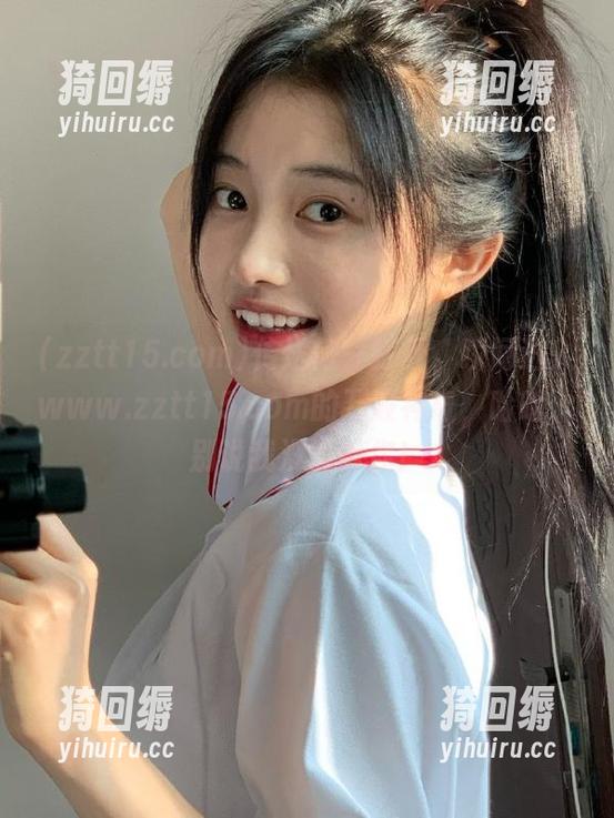 传送门一打开，瞬间进入www.zztt15.com的万般神奇，哈哈，别说我没告诉你！