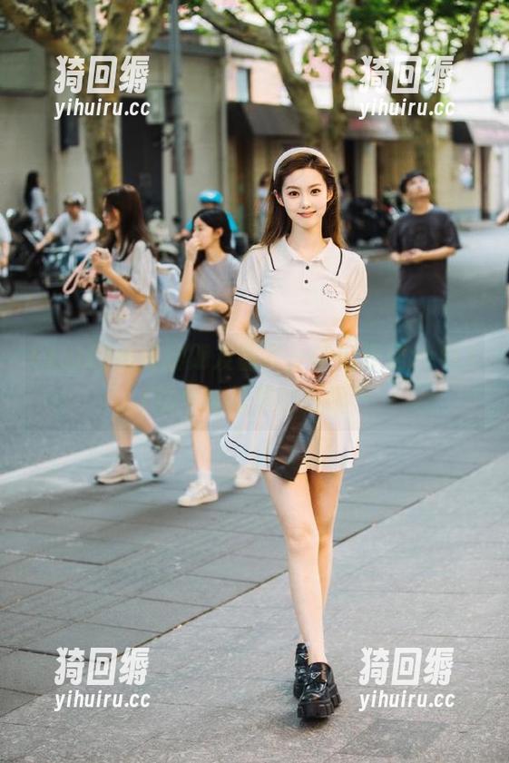 别再刷朋友圈了，你们没见zztt11这个地址里的瓜吗？