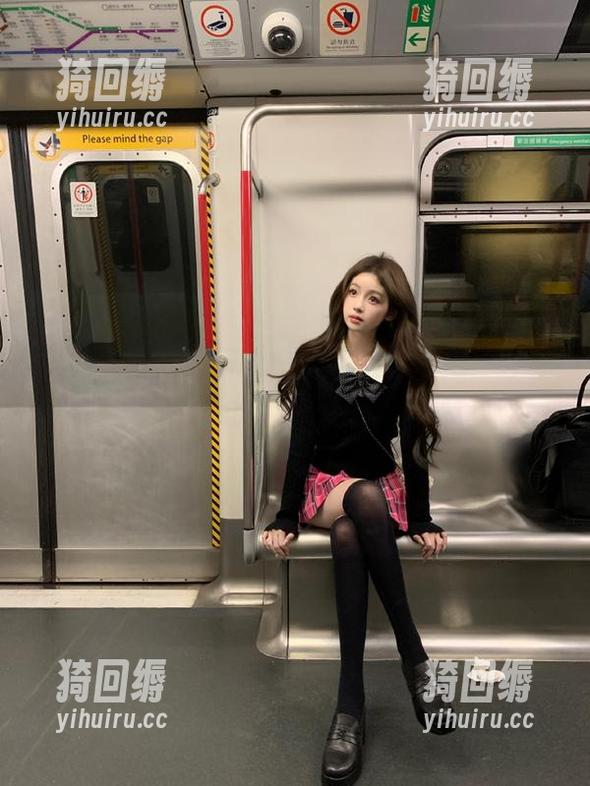 九一吃瓜 打开九一吃瓜,登录后一秒就被“瓜”的血脉喷张惊艳到!