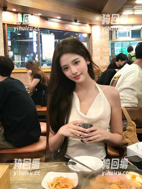 深夜微醺：吃瓜51官网带你深入黑料随便聊聊！