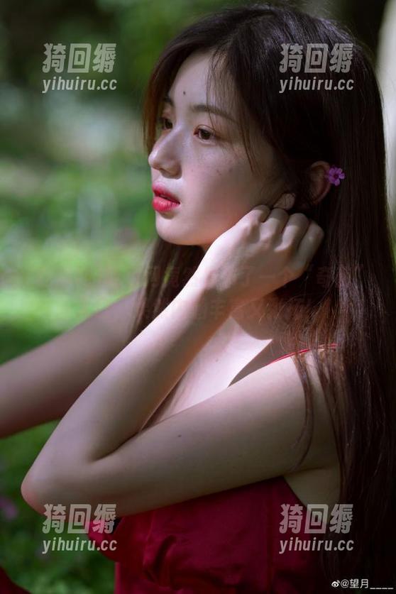 吃瓜网 吃瓜网竟然发布了一个“奇葩”入口,果然内涵丰富又张扬!