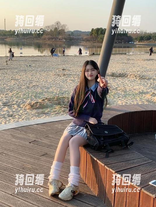 吃瓜网红 吃瓜网红的最新福利,好像比瓜还甜,你猜是什么?