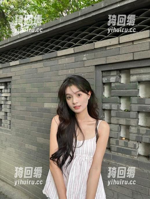 明星黑料 点开“明星黑料”入口,看看那些明星的“黑历史”还有哪些没被翻出来!