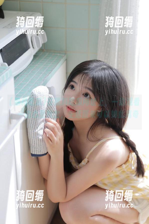 在黑料吃瓜网址上，一边观看，一边心里默念，生活原来可以如此离奇。