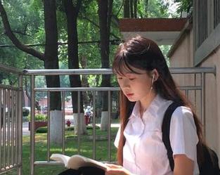 黑料社官网下载指南：轻松找到小道消息的秘密武器！