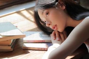 “黑瓜吃料”发布的内容，刚好让我捕捉到某种不知名的爽感。